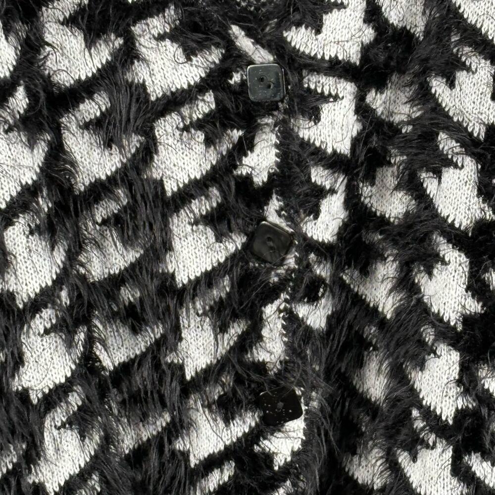 Forever 21 Women's Fuzzy Knit Houndstooth Cardigan Sweater‎ Medium - Picture 4 of 10